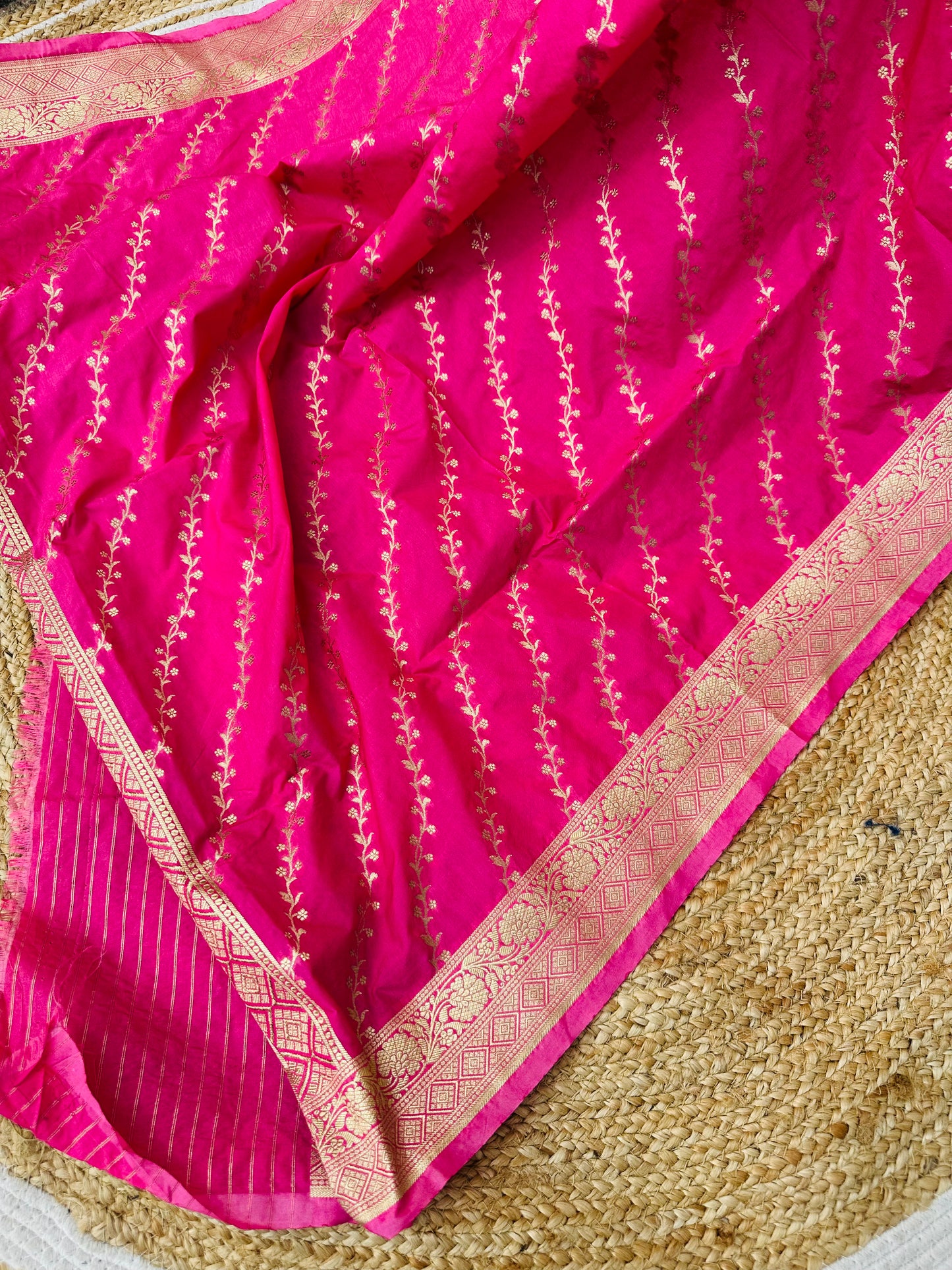 Katan Silk Banarasi Handloom Dupatta - Pink