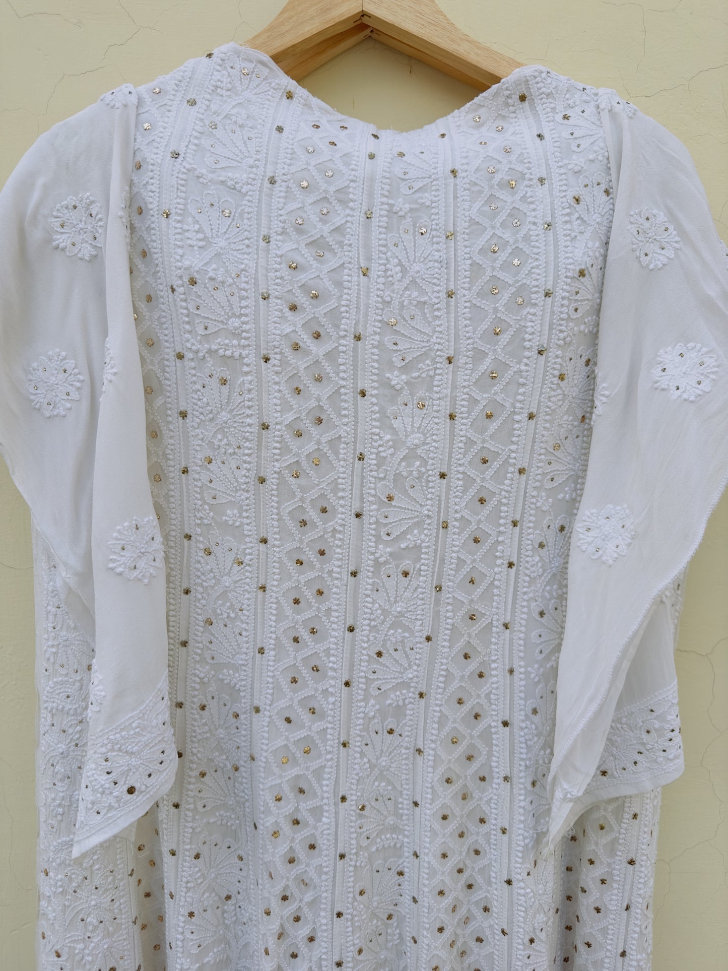 Exquisite Semi-Stitched Anarkali Suit