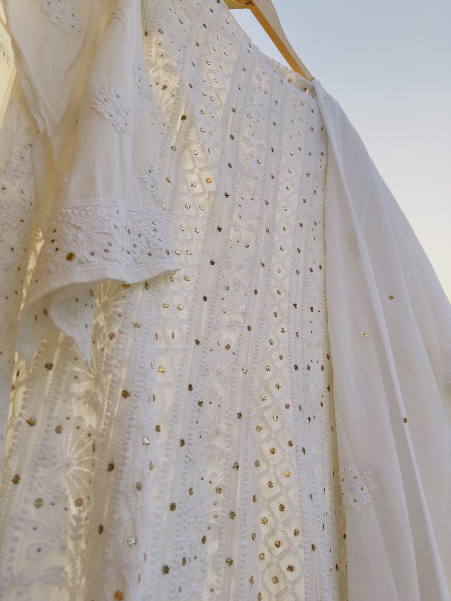 Exquisite Semi-Stitched Anarkali Suit