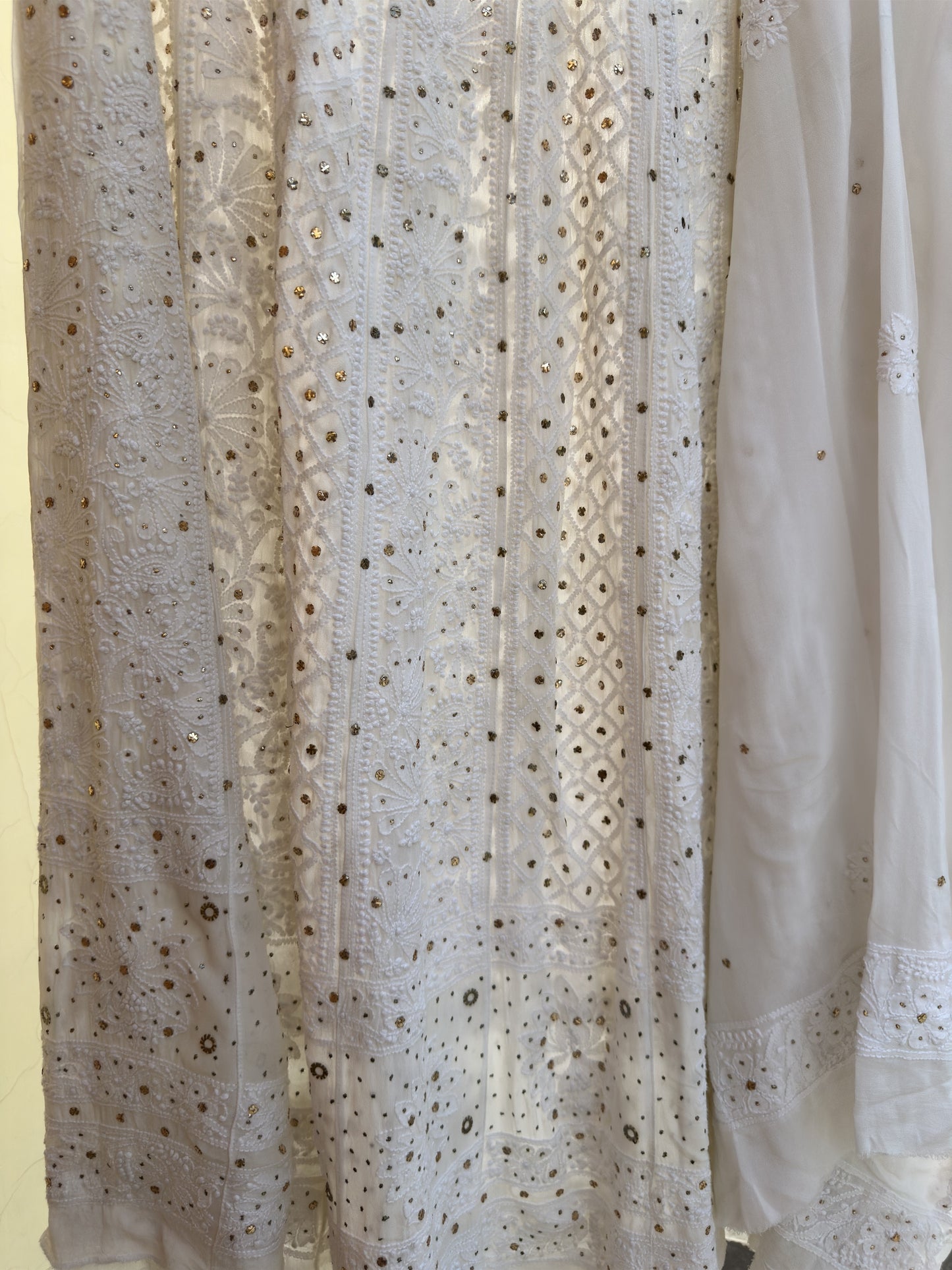 Exquisite Semi-Stitched Anarkali Suit